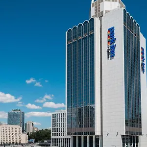 park-inn-by-radisson-kyiv-troyitska.hotels-of-kiev.com/
